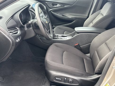 Used 2024 Chevrolet Malibu LT image 9