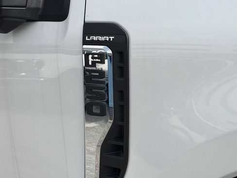 Used 2024 Ford F250 Lariat w/ Lariat Ultimate Package AWD/4WD image 11