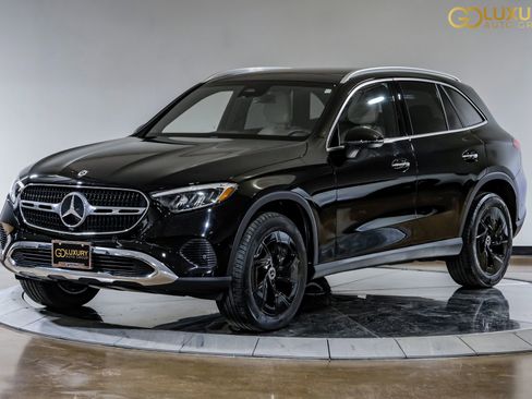 Used 2024 Mercedes-Benz GLC 300 4MATIC image 8