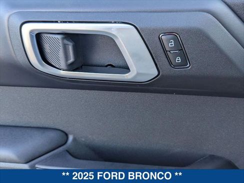 New 2025 Ford Bronco Badlands image 11