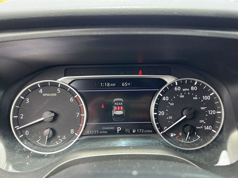 Used 2025 Nissan Rogue SV FWD image 15