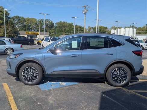 New 2025 Ford Escape Base image 3