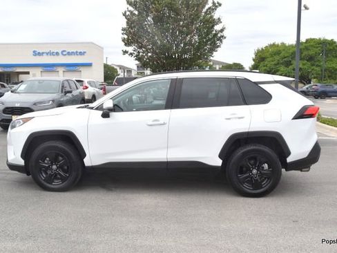 Used 2021 Toyota RAV4 XLE image 6