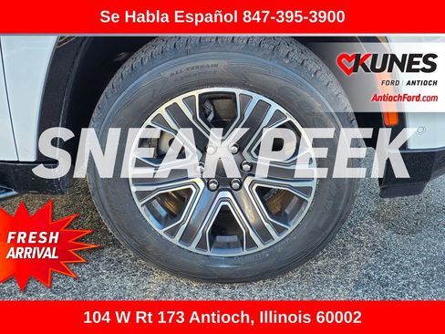 Used 2024 Jeep Wagoneer L Series II w/ Flexible Seating Group AWD/4WD image 11