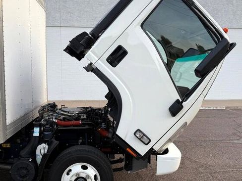 Used 2023 Isuzu NPR image 11