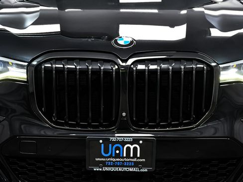 Used 2021 BMW X7 M50i w/ Dynamic Handling Package AWD/4WD image 96