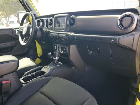 Used 2023 Jeep Wrangler Sport image 17