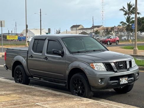 Used 2020 Nissan Frontier SV w/ Midnight Edition Floor Mats image 6