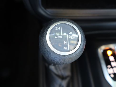 Used 2025 Jeep Wrangler Unlimited Sahara w/ Safety Group AWD/4WD image 25