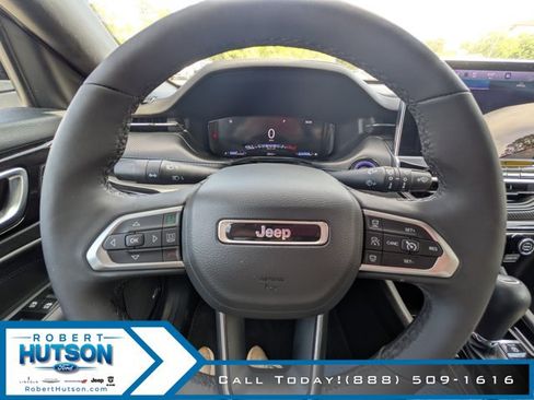 Used 2025 Jeep Compass Limited w/ High Altitude Package AWD/4WD image 17