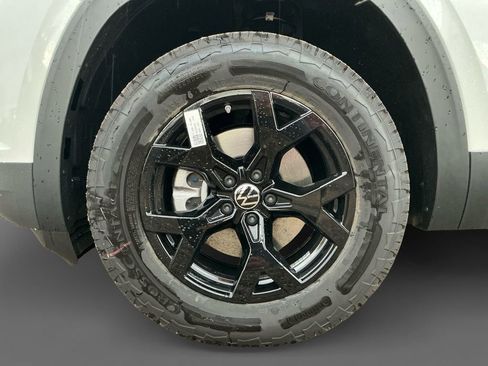 New 2026 Volkswagen Atlas Peak Edition image 14