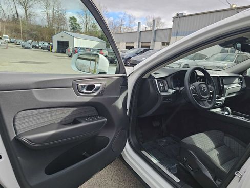 Certified 2023 Volvo XC60 T8 Core image 20