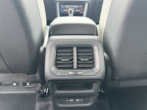 New 2026 Volkswagen Taos SE image 14