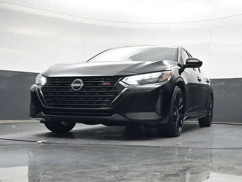 Used 2025 Nissan Sentra SR w/ Midnight Edition FWD image 41