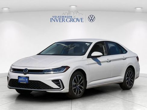 New 2025 Volkswagen Jetta SE FWD image 4