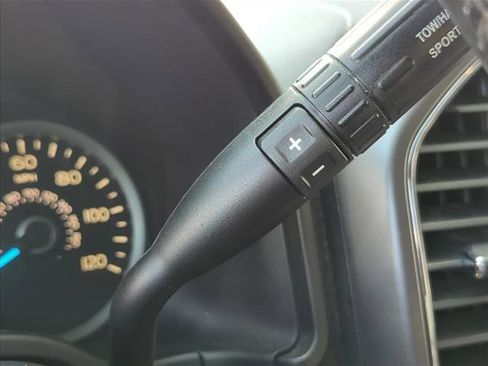 Used 2017 Ford F150 XLT w/ Equipment Group 302A Luxury image 10