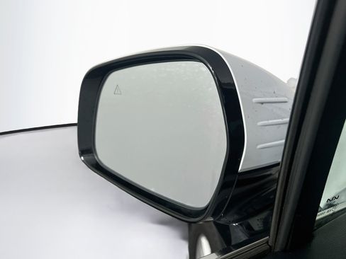 Used 2025 Kia Sorento LX FWD image 16