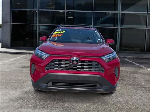 Used 2022 Toyota RAV4 XLE FWD image 3
