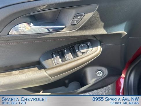 Used 2022 Chevrolet TrailBlazer RS w/ Sun and Liftgate Package AWD/4WD image 12