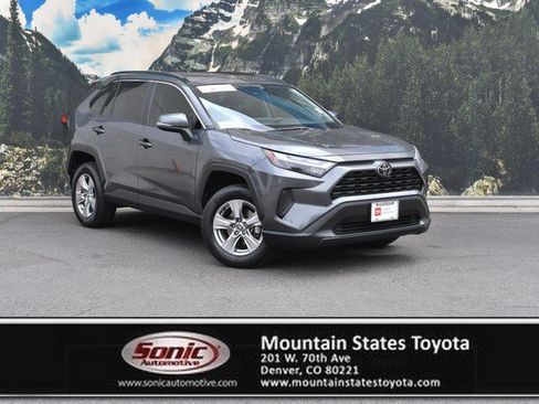 Used 2022 Toyota RAV4 XLE w/ Convenience Package FWD image 1