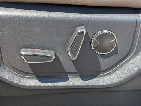 Used 2024 Ford Expedition Limited RWD image 16
