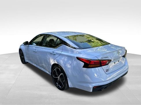 Used 2024 Nissan Altima 2.5 SR FWD image 3