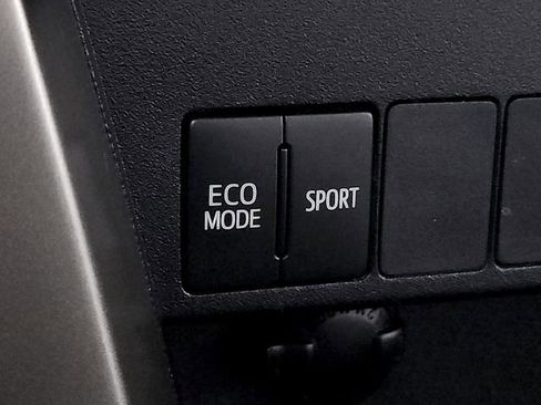 Used 2014 Toyota RAV4 LE FWD image 26
