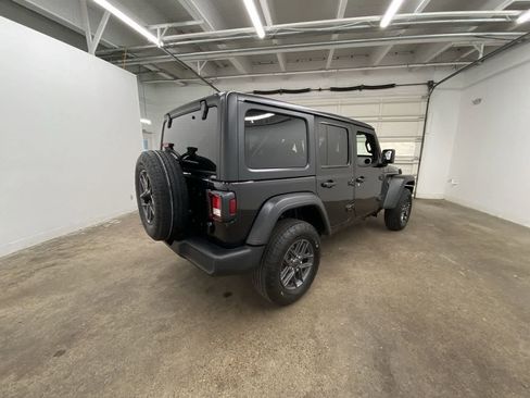 Used 2025 Jeep Wrangler Sport S AWD/4WD image 6