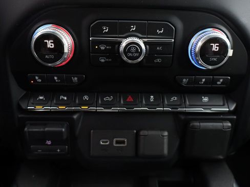 Used 2019 GMC Sierra 1500 SLT w/ SLT Premium Plus Package image 39