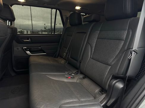 Used 2023 Toyota Sequoia Limited image 4