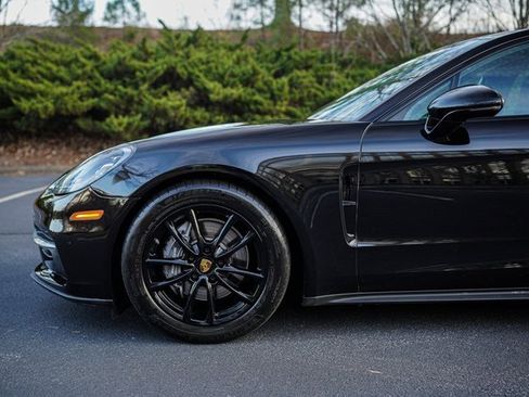 Used 2018 Porsche Panamera 4 image 5