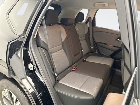 Used 2023 Nissan Rogue SV image 17