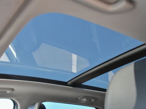 Used 2025 Kia Sorento S w/ Panoramic Sunroof Package FWD image 41