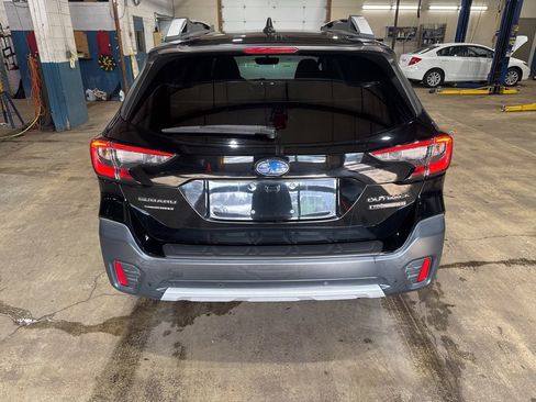Used 2020 Subaru Outback Touring XT image 3