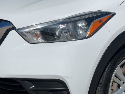 Used 2020 Nissan Kicks S image 11