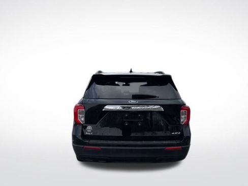 Certified 2023 Ford Explorer XLT image 4
