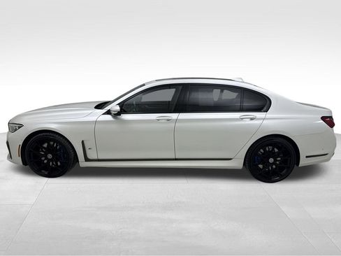 Used 2022 BMW 750i xDrive w/ Luxury Rear Seating Package AWD/4WD image 7
