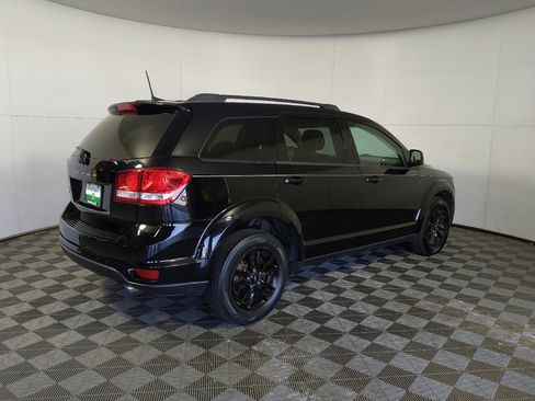 Used 2019 Dodge Journey SE w/ Connectivity Group FWD image 10