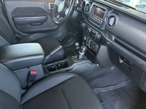 Used 2022 Jeep Gladiator Sport AWD/4WD image 17