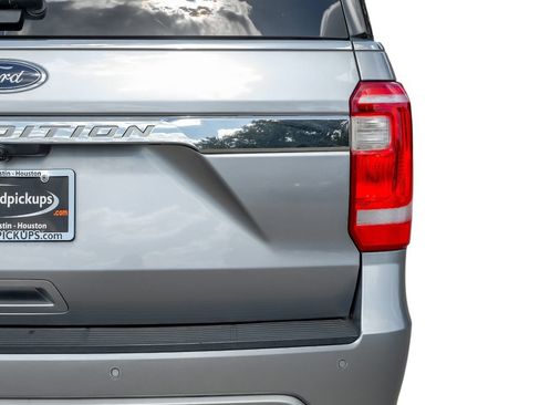 Used 2020 Ford Expedition XLT w/ Equipment Group 202A AWD/4WD image 53