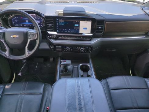 Used 2024 Chevrolet Silverado 1500 High Country w/ High Country Premium Package AWD/4WD image 17