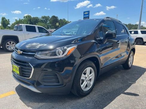 Used 2019 Chevrolet Trax LT w/ LT Convenience Package FWD image 5