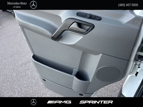 Used 2016 Mercedes-Benz Sprinter 2500 image 20