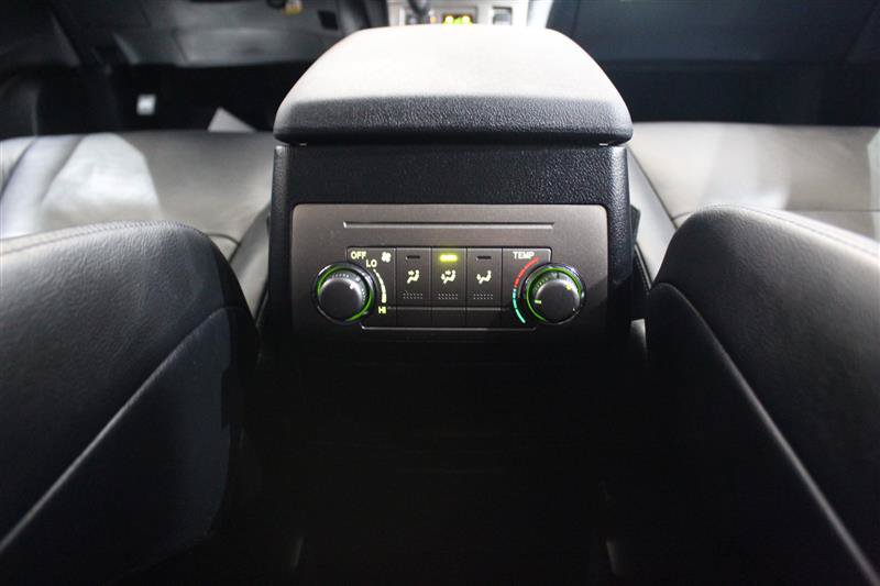 Used 2013 Toyota Highlander SE AWD/4WD image 24