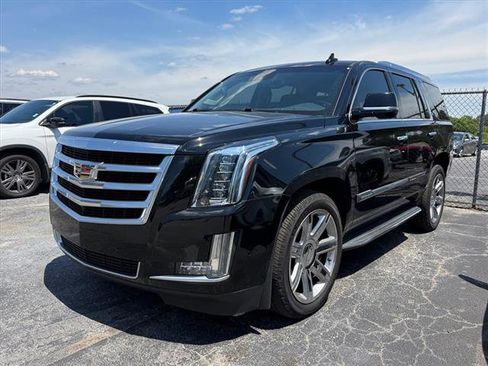 Used 2018 Cadillac Escalade Luxury RWD image 3