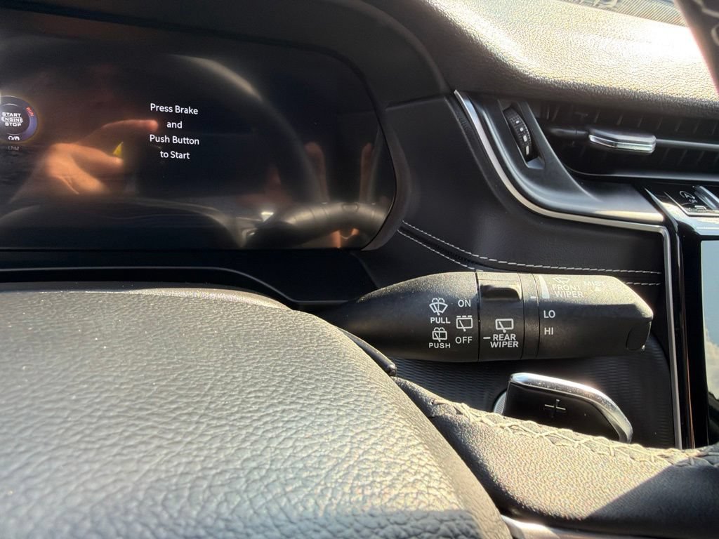Certified 2025 Jeep Grand Cherokee Altitude AWD/4WD image 29