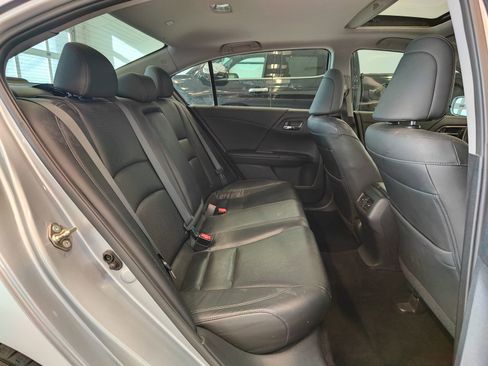 Used 2017 Honda Accord EX-L image 19