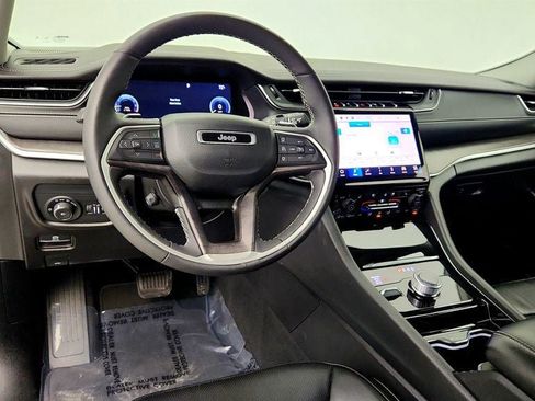 Used 2023 Jeep Grand Cherokee L Limited w/ Luxury Tech Group II AWD/4WD image 13