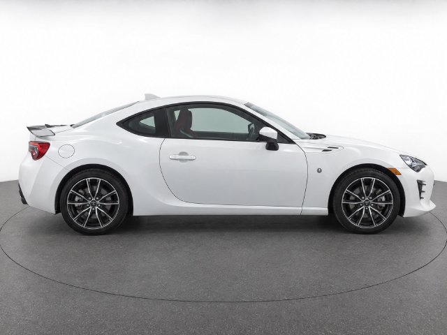 Used 2020 Toyota 86 RWD image 8
