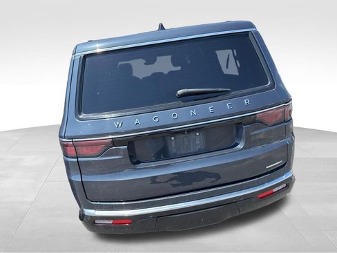 Used 2024 Jeep Wagoneer L Series II w/ Flexible Seating Group AWD/4WD image 10